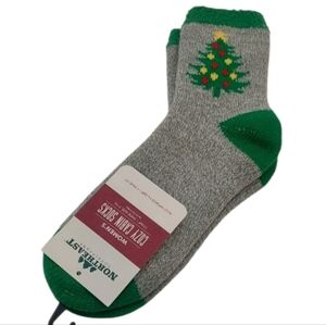 Northeast Outfitters Women's Size 5 - 10 Cozy Cabin Socks Grey Green Christmas